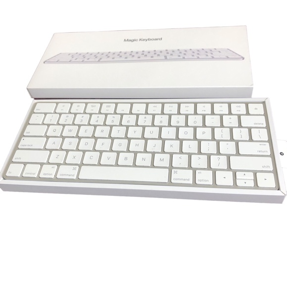 APPLE Wireless Magic Keyboard NO CABLE ***SELLING AS IS*** - Picture 2 of 14